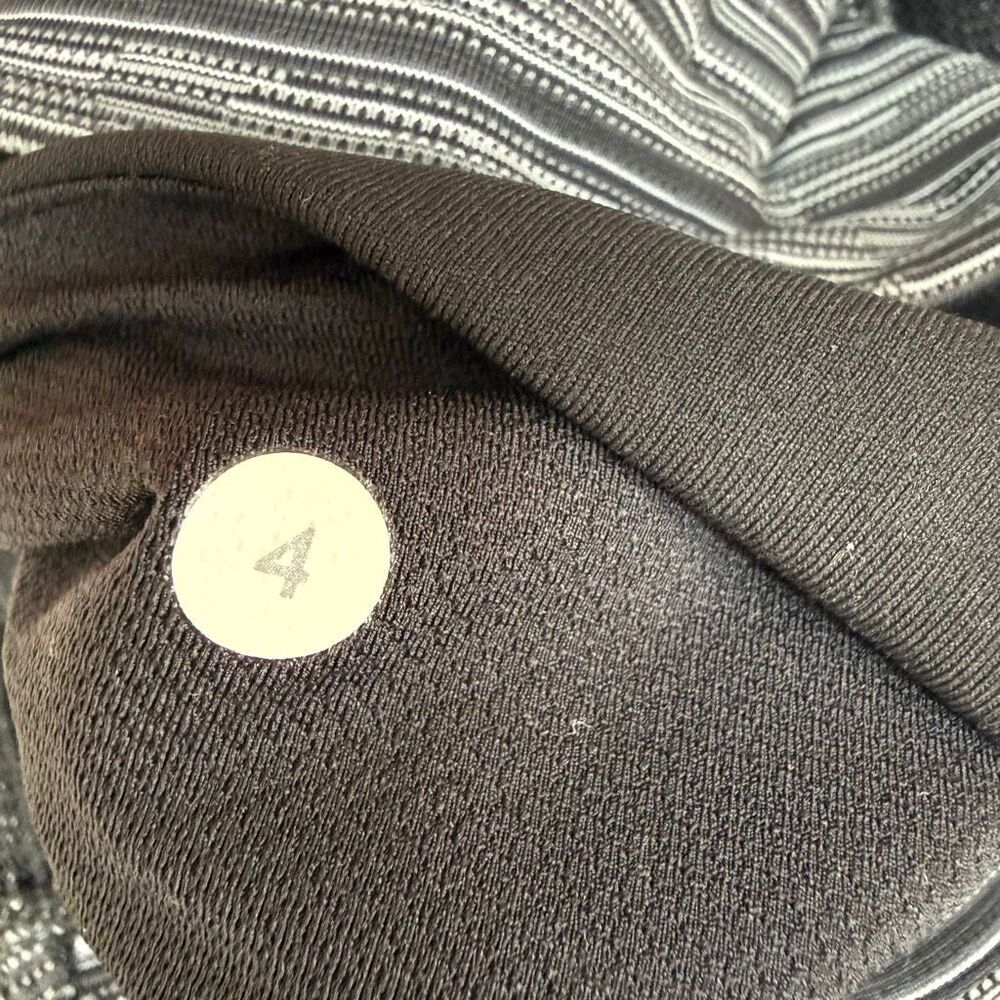 Lululemon Inspire Tight II leggings black/white striped pattern mesh detail sz 4 - Picture 8 of 8